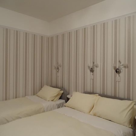 Adam Guest House بيرث المظهر الخارجي الصورة
