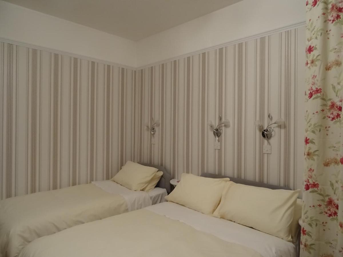 Adam Guest House بيرث المظهر الخارجي الصورة